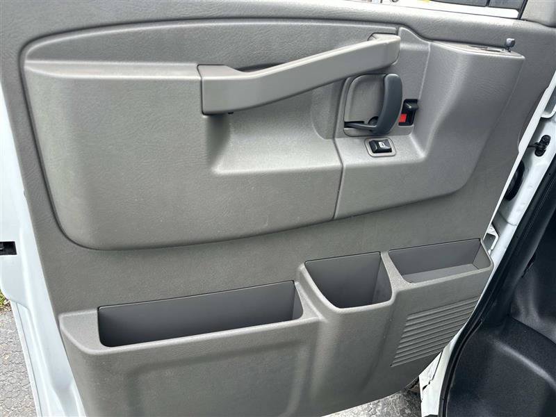 Used 2023 Chevrolet Express 3500 w/ Driver Convenience Package RWD image 8