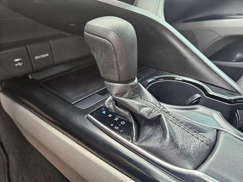 Used 2019 Toyota Camry LE image 12