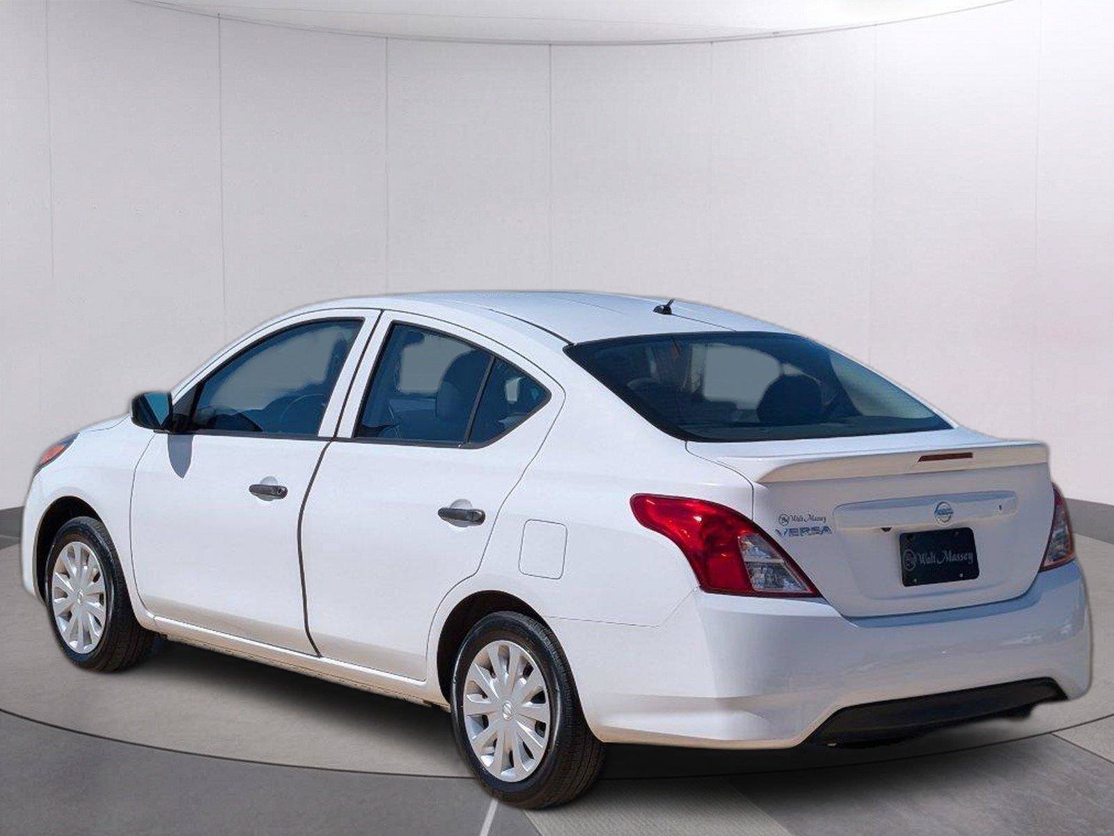 Used 2019 Nissan Versa S Plus FWD image 3