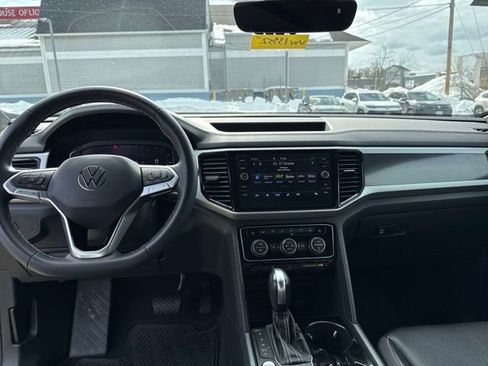 Certified 2022 Volkswagen Atlas Cross Sport SEL image 16