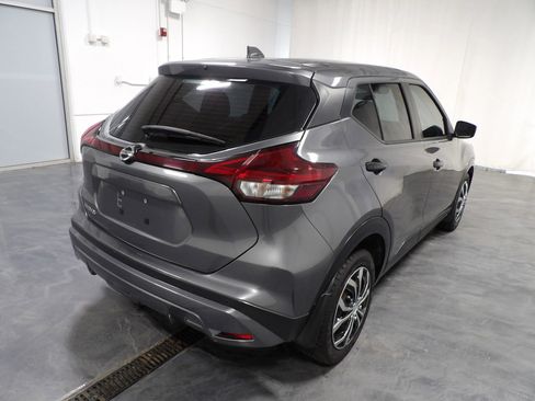 Used 2021 Nissan Kicks S image 5