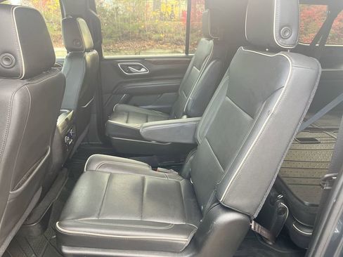 Used 2021 Chevrolet Suburban Premier image 22