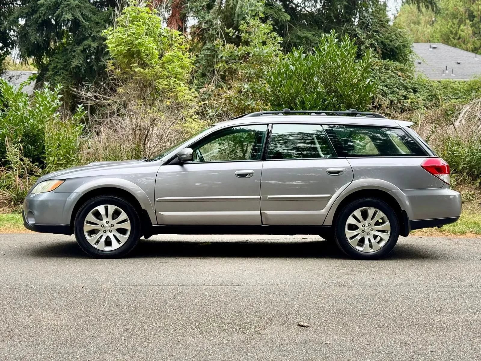 Used 2008 Subaru Outback 2.5XT Limited AWD/4WD image 2