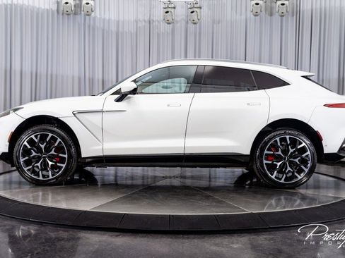 Used 2021 Aston Martin DBX image 9