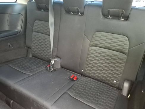 Used 2022 Nissan Pathfinder S FWD image 22