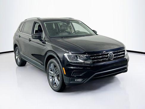 Used 2020 Volkswagen Tiguan SEL image 3