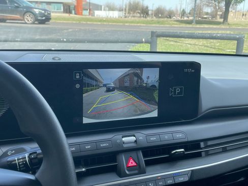 Used 2025 Kia K4 LXS image 22