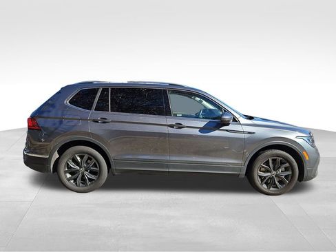 Used 2024 Volkswagen Tiguan SE image 7