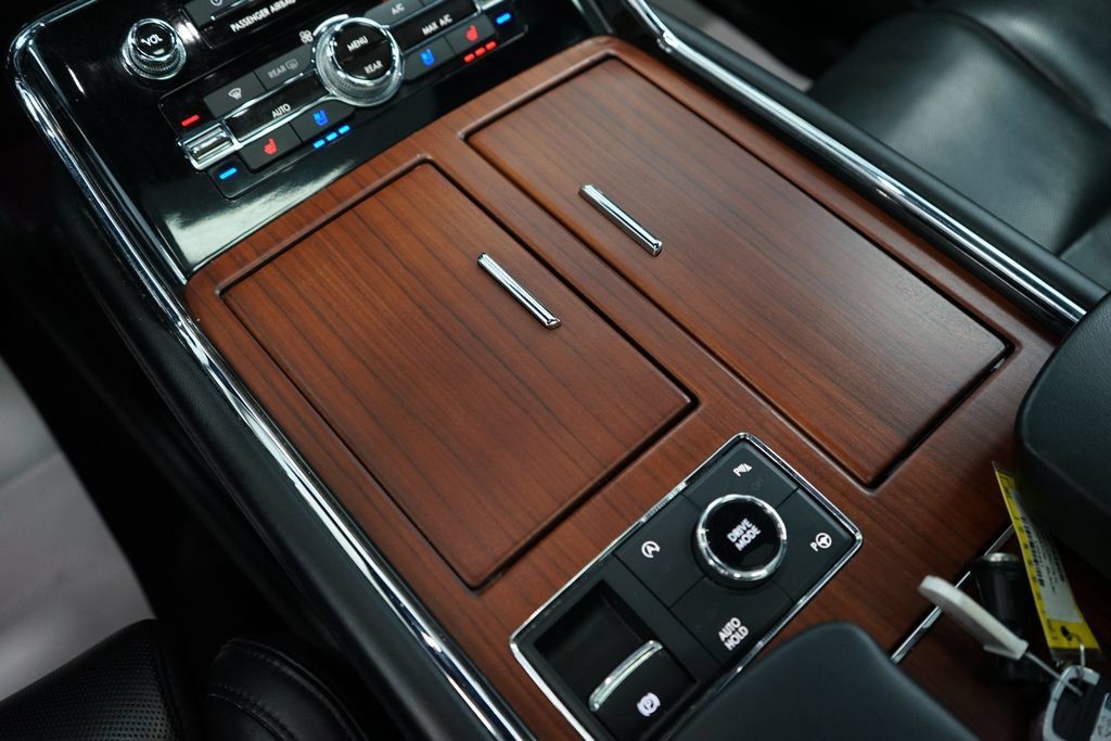 Used 2021 Lincoln Navigator Reserve AWD/4WD image 43