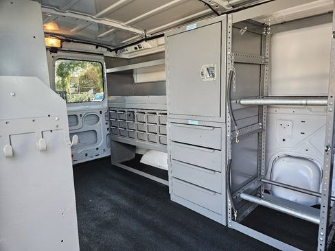 Used 2014 Ford E-250 and Econoline 250 w/ Power Group image 24