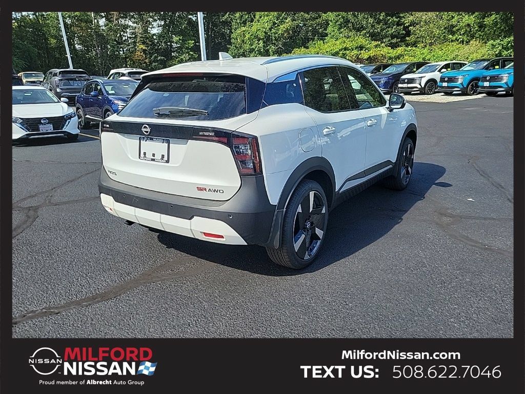 Used 2025 Nissan Kicks SR w/ SR Premium Package AWD/4WD image 4