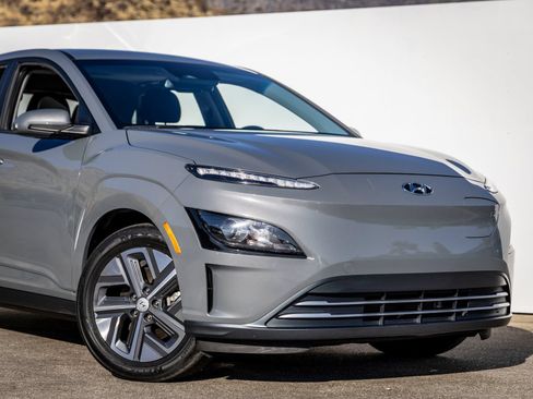 Used 2023 Hyundai Kona SEL w/ Cargo Package FWD image 8