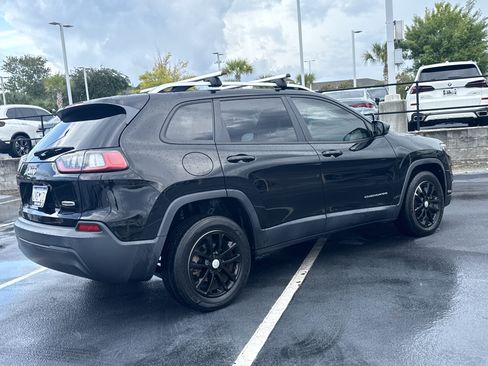 Used 2020 Jeep Cherokee Latitude FWD image 9