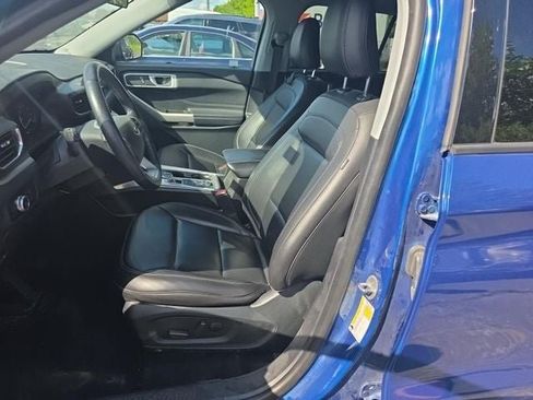 Used 2022 Ford Explorer XLT w/ Equipment Group 202A AWD/4WD image 19