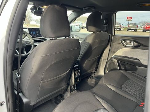 Used 2023 Jeep Compass Sport image 21