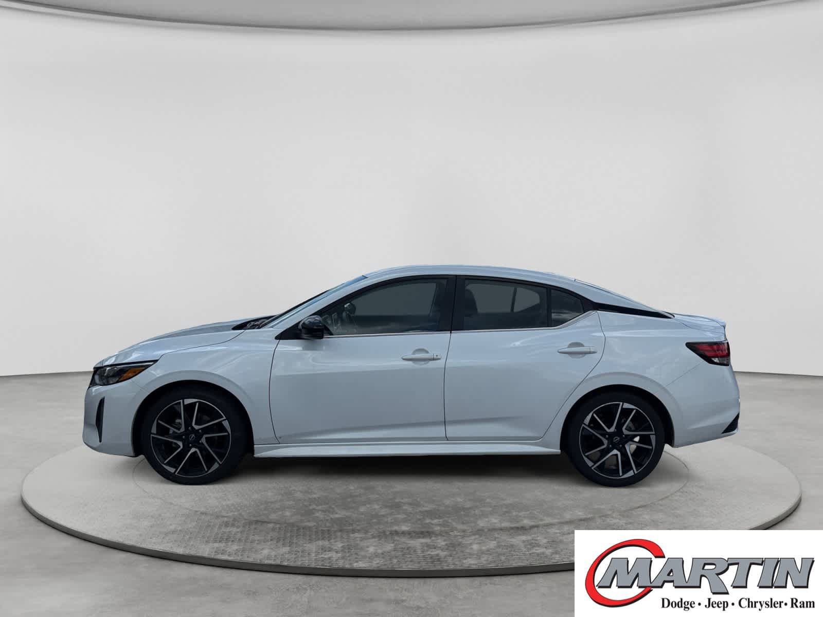 Used 2025 Nissan Sentra SR FWD image 8
