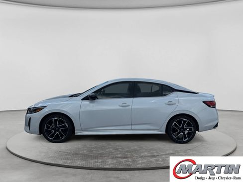 Used 2025 Nissan Sentra SR FWD image 8