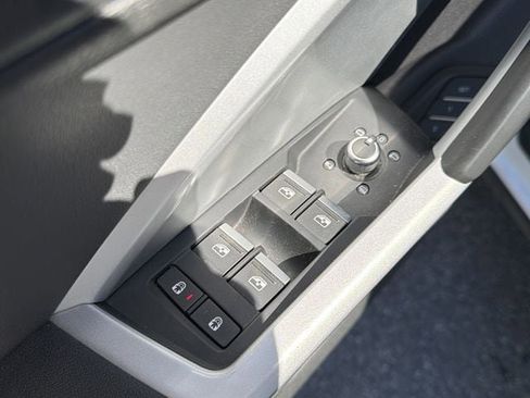 Used 2024 Audi Q3 2.0T Premium image 22