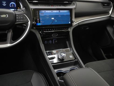 New 2026 Jeep Grand Cherokee Altitude AWD/4WD image 20