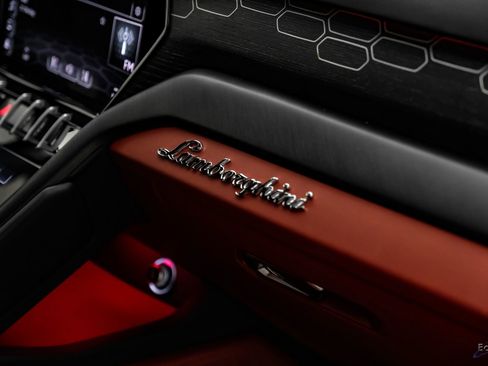 Used 2022 Lamborghini Urus image 72