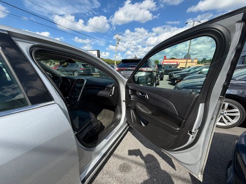 Used 2016 Chevrolet Malibu LTZ FWD image 17