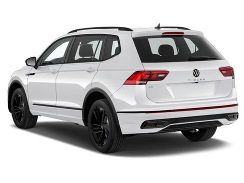 Used 2025 Volkswagen Tiguan SE R-Line image 2