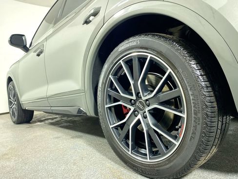 Used 2023 Audi SQ5 Premium Plus w/ Premium Plus Package image 3