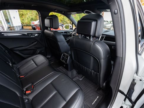 Used 2018 Porsche Macan Sport Edition image 26