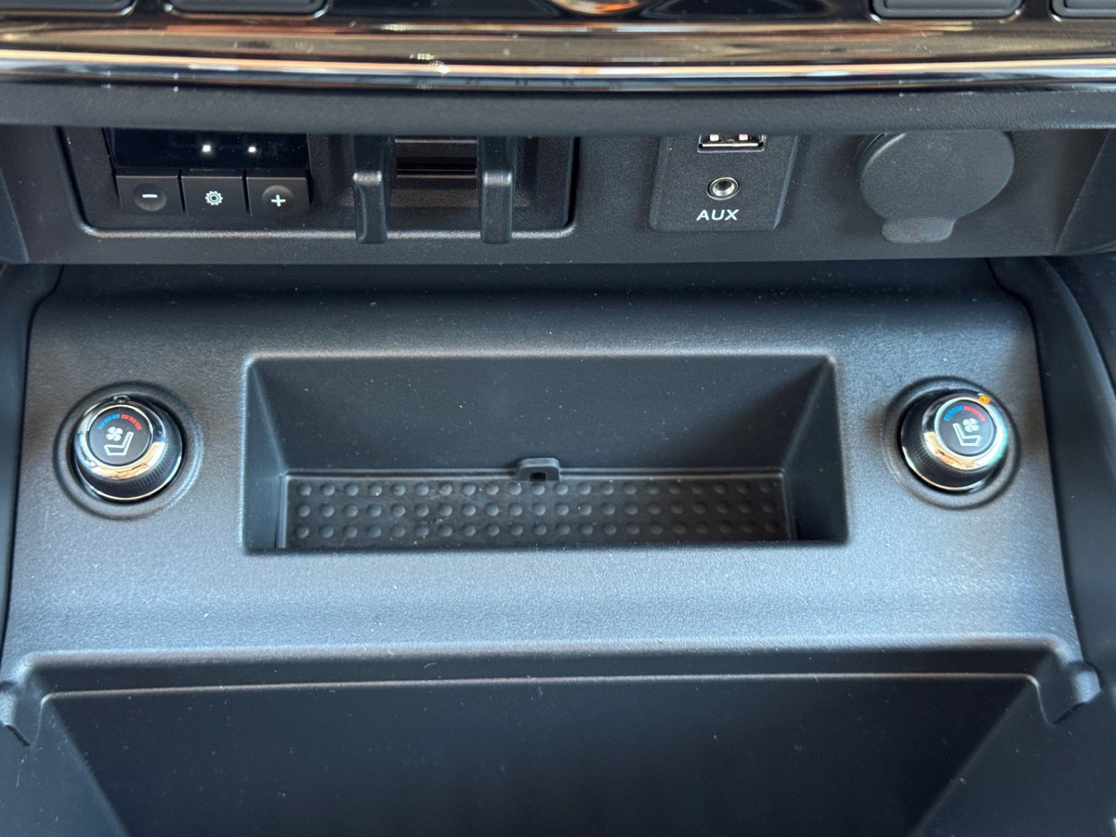 Used 2016 Nissan Titan Platinum Reserve RWD image 31