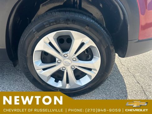 Used 2024 Chevrolet Trax LS FWD image 44