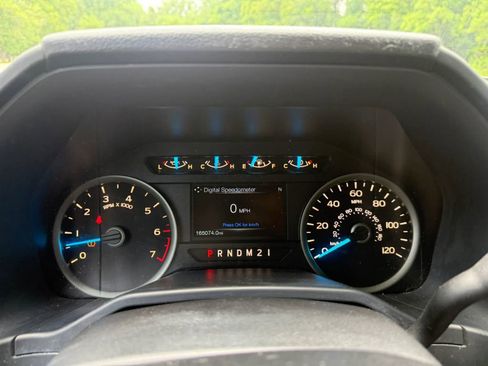 Used 2015 Ford F150 XLT w/ Equipment Group 302A Luxury AWD/4WD image 17