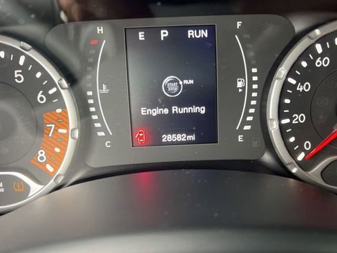 Used 2023 Jeep Renegade Latitude image 12