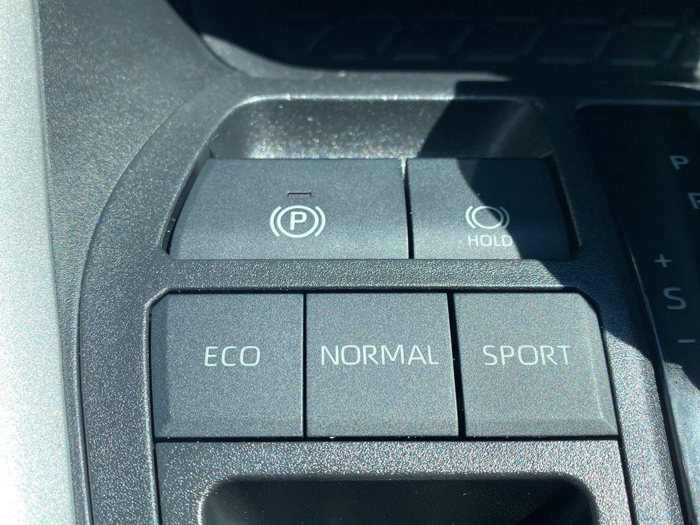 Used 2020 Toyota RAV4 XLE Premium FWD image 20
