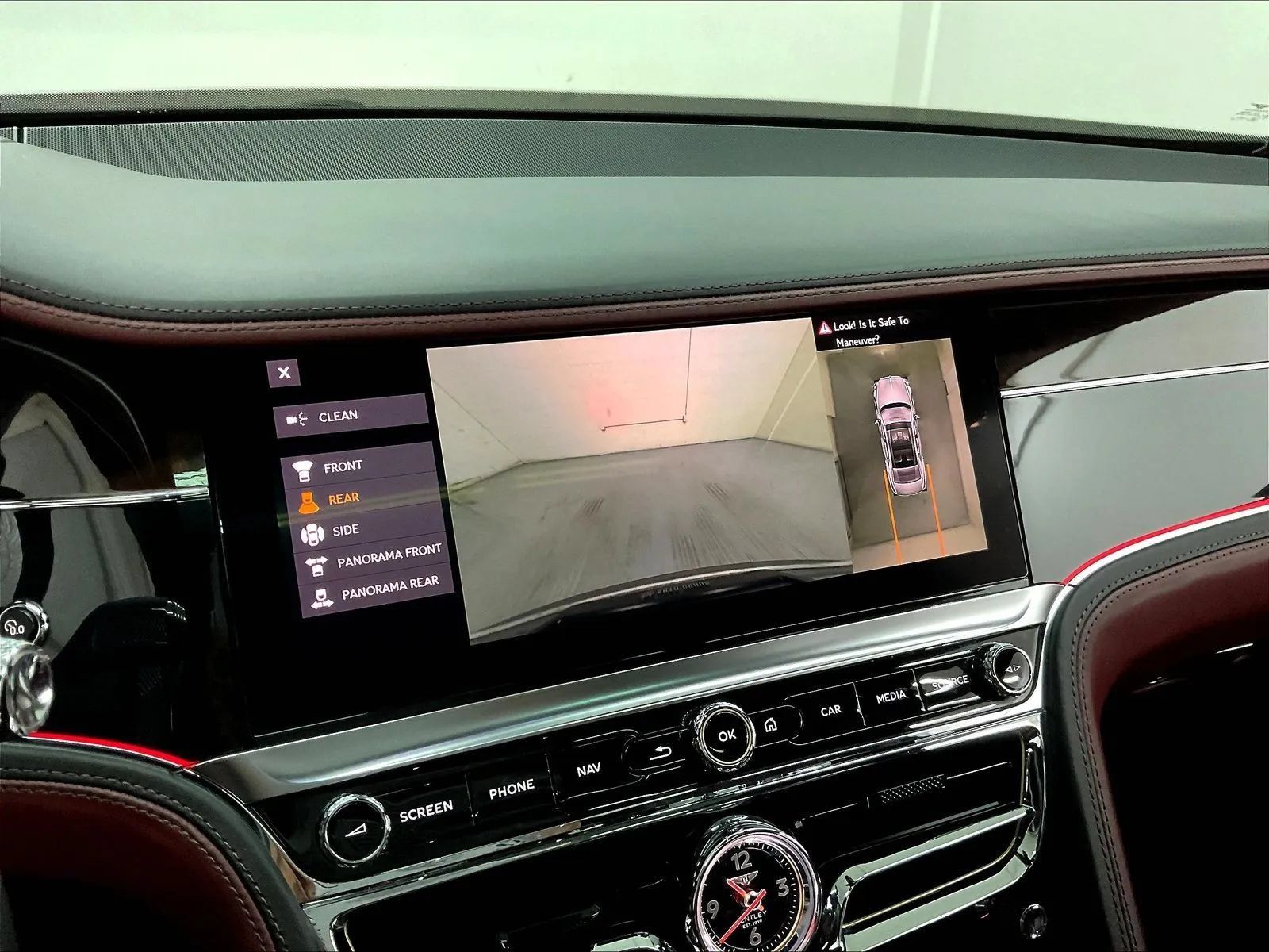 Used 2021 Bentley Flying Spur V8 AWD/4WD image 28