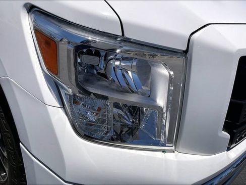 Used 2023 Nissan Titan SV AWD/4WD image 27