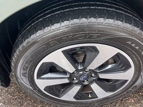 Used 2018 Subaru Forester 2.5i Premium w/ All-Weather Package image 23