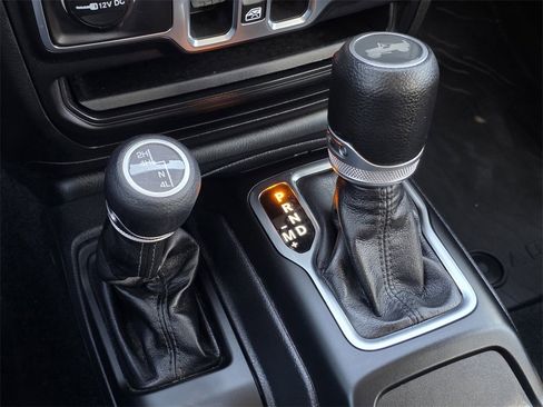 Used 2023 Jeep Wrangler Unlimited Sport image 23