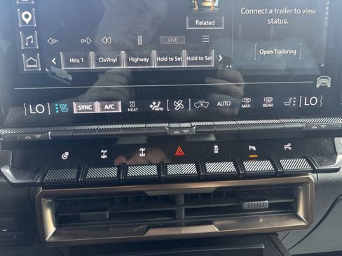 Used 2024 GMC Hummer EV 2X w/ Extreme Off-Road Package AWD/4WD image 18