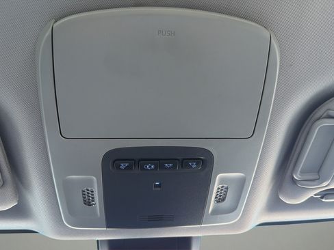 Used 2018 Toyota Camry XLE FWD image 27