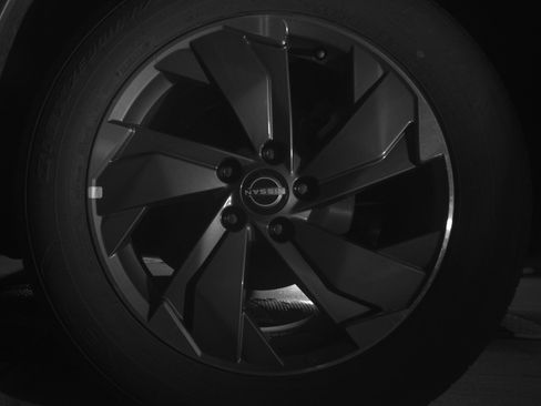 Used 2025 Nissan Rogue SV FWD image 14