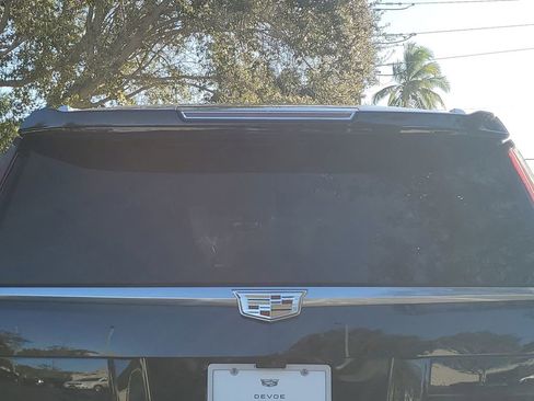 Used 2018 Cadillac Escalade Premium Luxury image 13