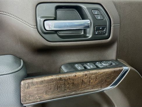 Used 2023 GMC Sierra 3500 Denali w/ Denali Ultimate Package image 17