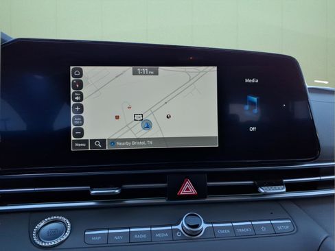 Used 2024 Hyundai Elantra SEL image 22