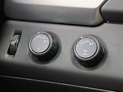 Used 2020 Chevrolet Tahoe LT image 24