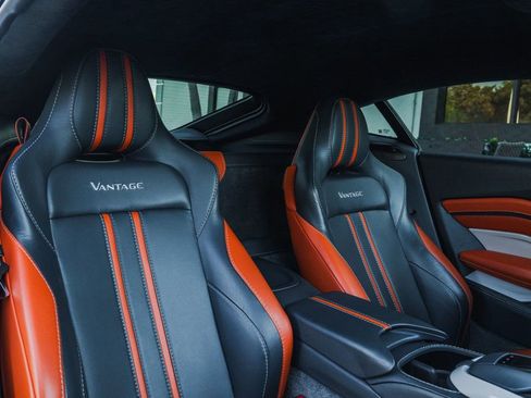 Used 2019 Aston Martin V8 Vantage Coupe image 25
