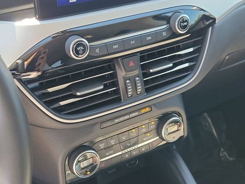 Used 2021 Ford Escape SE w/ Convenience Package FWD image 32