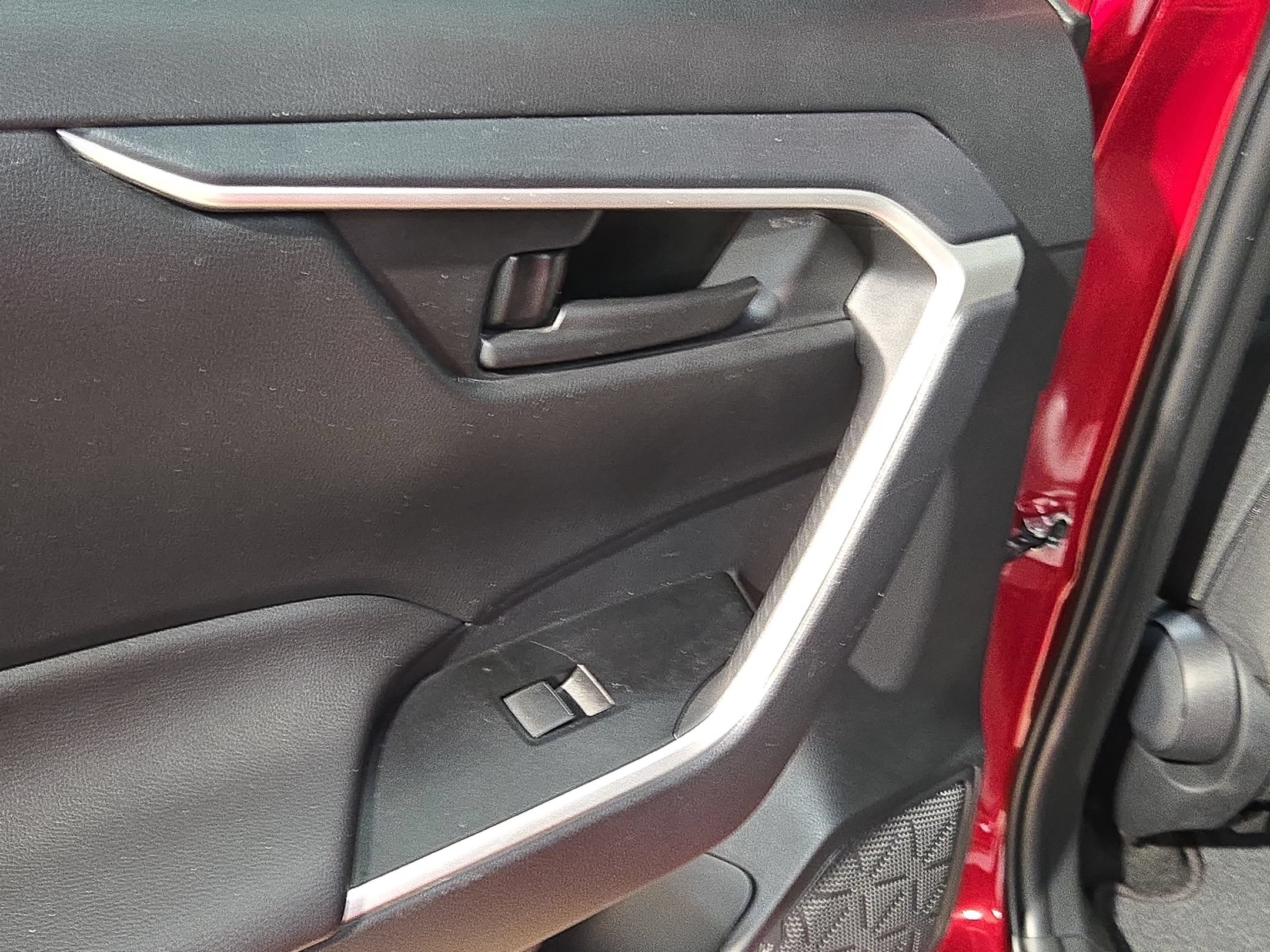 Used 2025 Toyota RAV4 LE FWD image 29