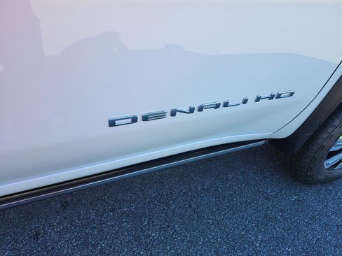 New 2026 GMC Sierra 2500 Denali w/ Denali Reserve Package image 5