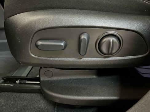 Certified 2024 GMC Terrain SLE w/ Driver Convenience Package image 18