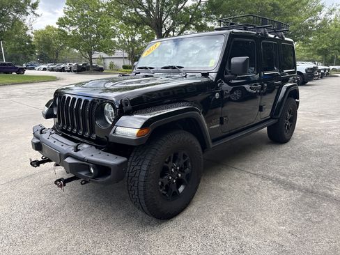 Used 2018 Jeep Wrangler Unlimited Sahara w/ Quick Order Package 24M Moab AWD/4WD image 3